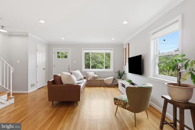 48 W TAYLOR RUN PKWY, Alexandria, VA 22314