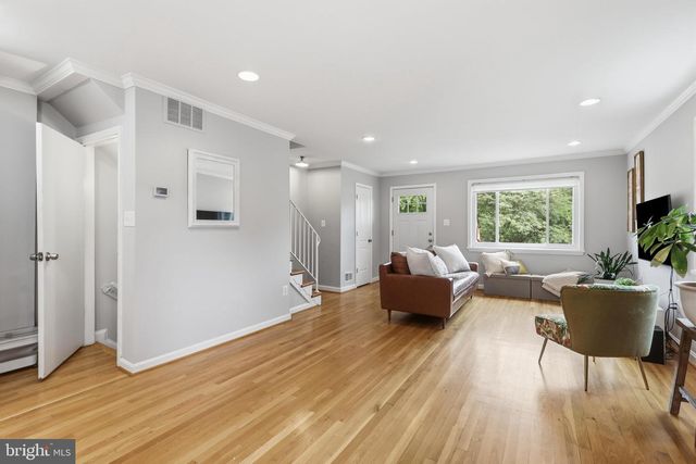 48 W TAYLOR RUN PKWY, Alexandria, VA 22314