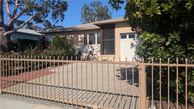 13706 S Berendo, Gardena, CA 90247