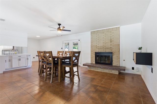 2116 Chelsea Drive, Edgecliff Village, TX 76134