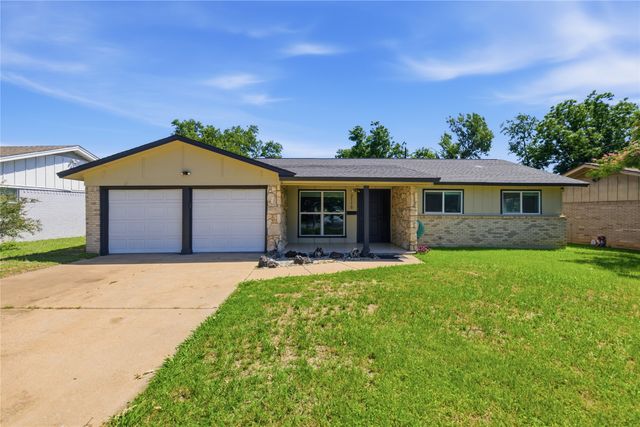 2116 Chelsea Drive, Edgecliff Village, TX 76134