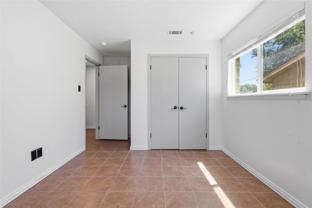 2116 Chelsea Drive, Edgecliff Village, TX 76134