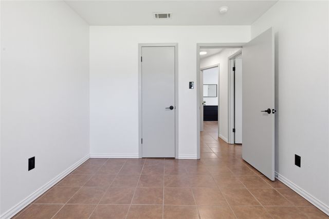 2116 Chelsea Drive, Edgecliff Village, TX 76134