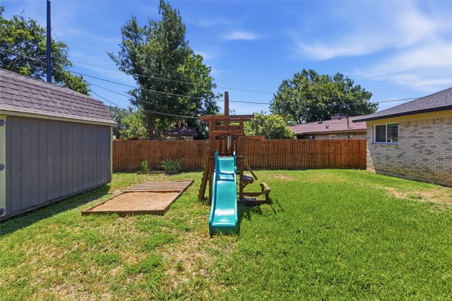 2116 Chelsea Drive, Edgecliff Village, TX 76134