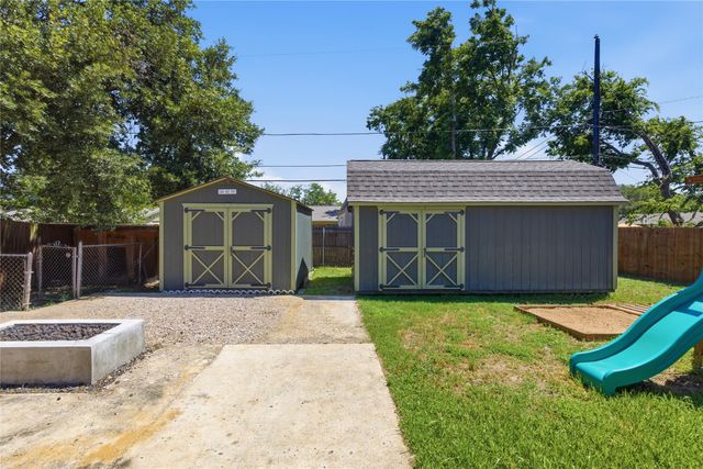 2116 Chelsea Drive, Edgecliff Village, TX 76134