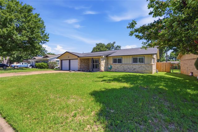 2116 Chelsea Drive, Edgecliff Village, TX 76134