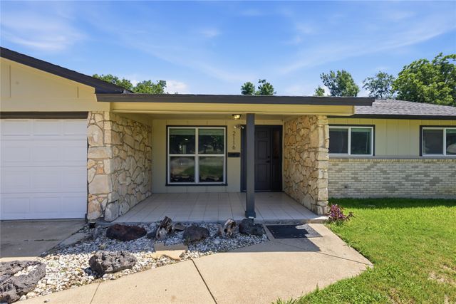 2116 Chelsea Drive, Edgecliff Village, TX 76134