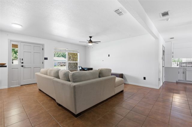 2116 Chelsea Drive, Edgecliff Village, TX 76134