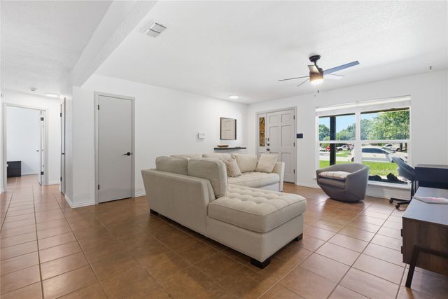 2116 Chelsea Drive, Edgecliff Village, TX 76134