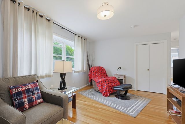 1185 Adams St 17, Boston, MA 02124