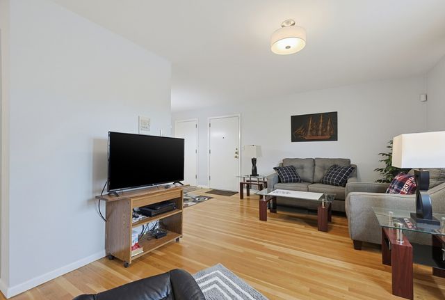 1185 Adams St 17, Boston, MA 02124