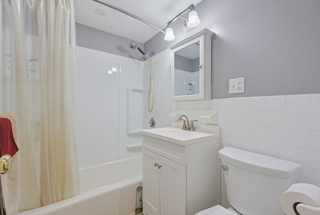 1185 Adams St 17, Boston, MA 02124