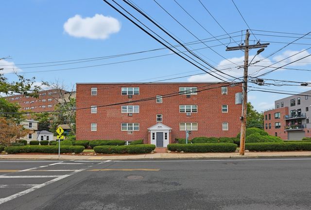 1185 Adams St 17, Boston, MA 02124