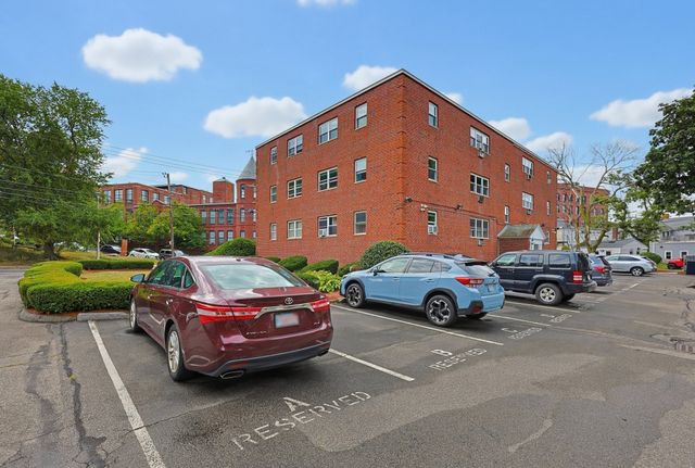 1185 Adams St 17, Boston, MA 02124