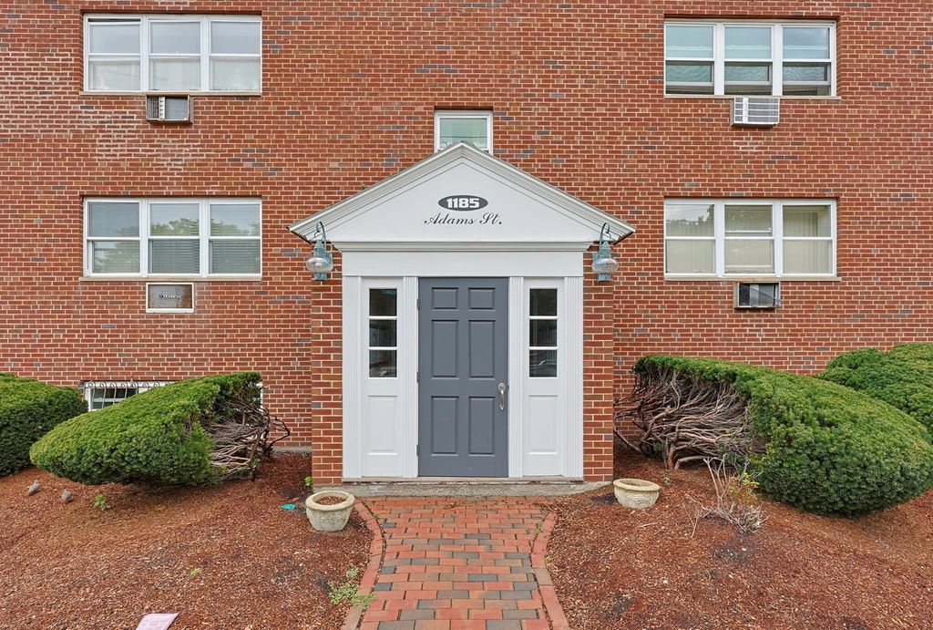 1185 Adams St 17, Boston, MA 02124