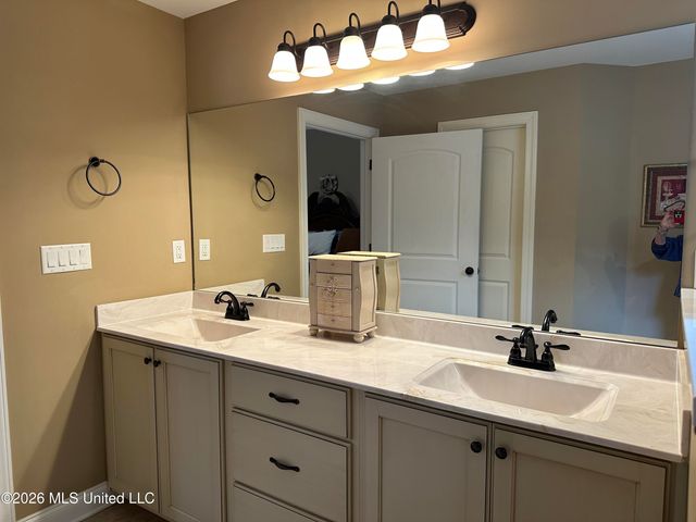 4933 W Margarette Circle, Olive Branch, MS 38654