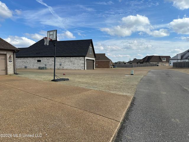 4933 W Margarette Circle, Olive Branch, MS 38654