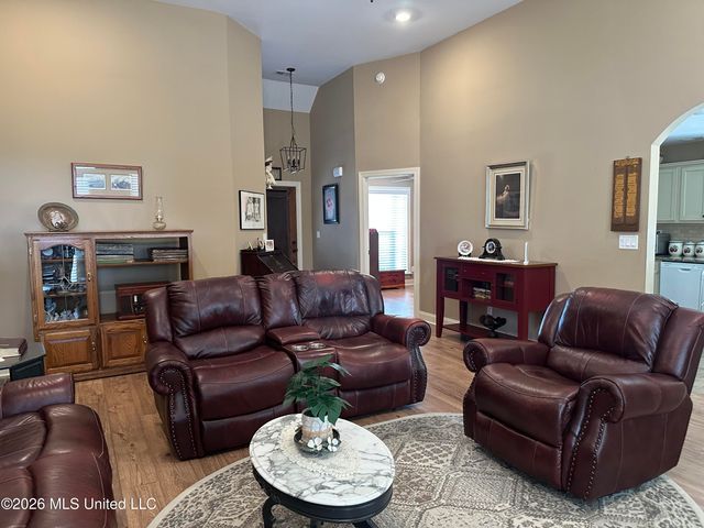 4933 W Margarette Circle, Olive Branch, MS 38654