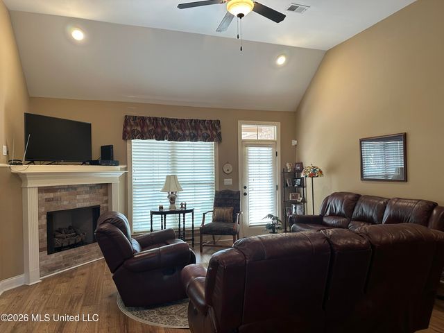 4933 W Margarette Circle, Olive Branch, MS 38654