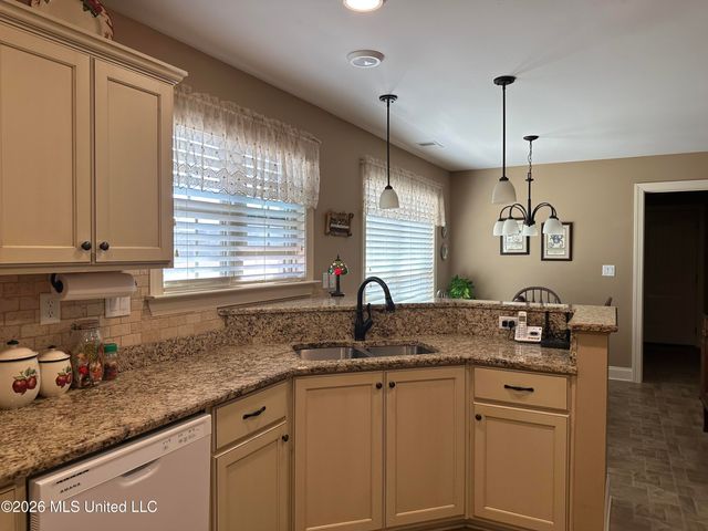 4933 W Margarette Circle, Olive Branch, MS 38654