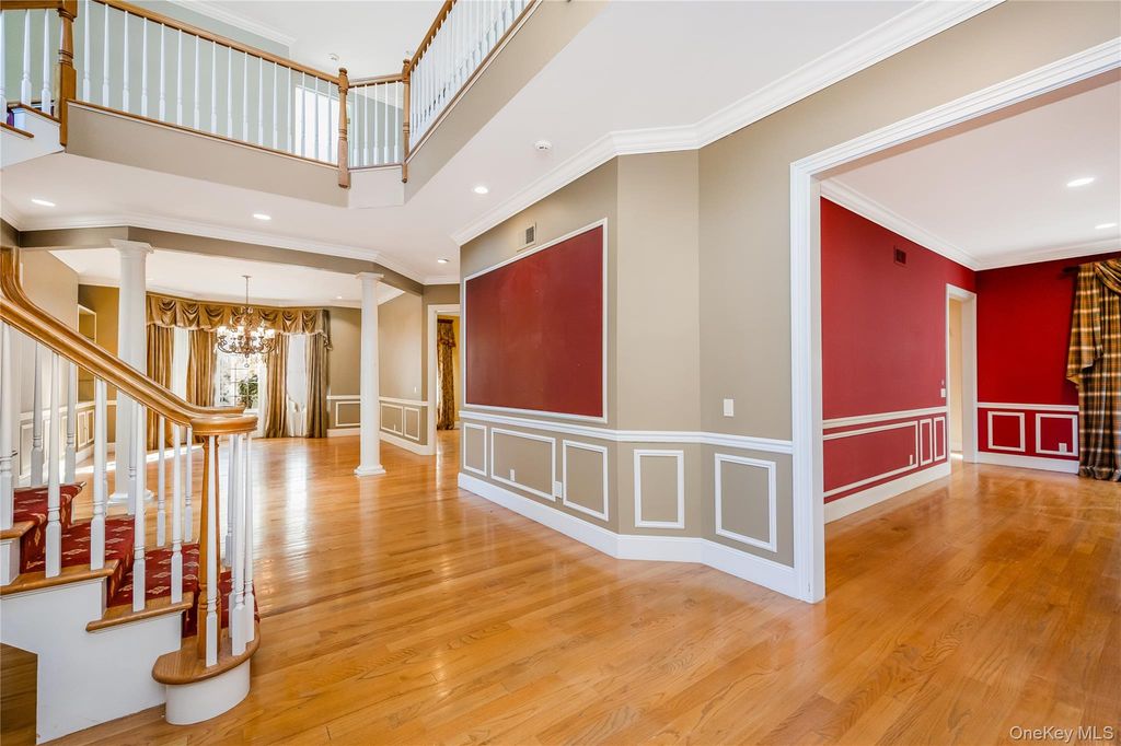 61 Charney Court, Manhasset, NY 11030 — photo 4
