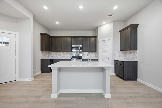 1052 Lilly Lane, Bellville, TX 77418
