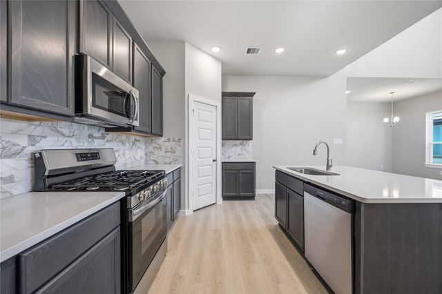 1052 Lilly Lane, Bellville, TX 77418