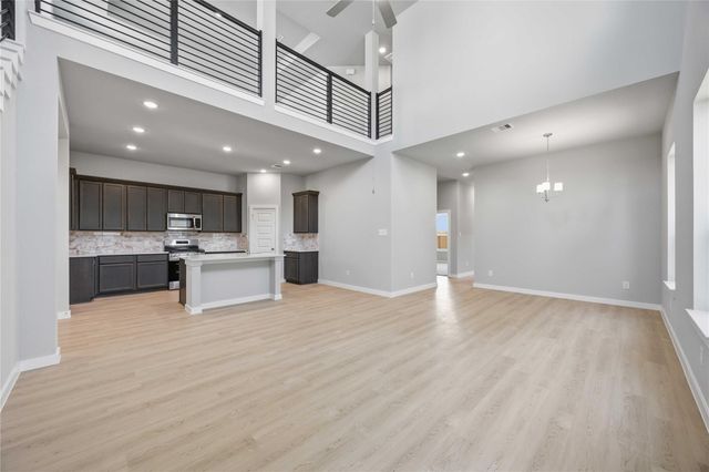 1052 Lilly Lane, Bellville, TX 77418