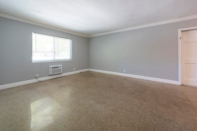 806 NE 16th Place 1-8, Fort Lauderdale, FL 33305