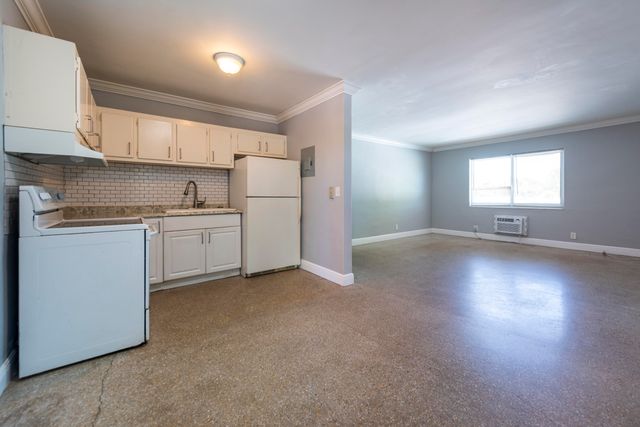 806 NE 16th Place 1-8, Fort Lauderdale, FL 33305