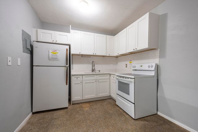 806 NE 16th Place 1-8, Fort Lauderdale, FL 33305