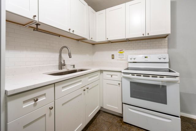 806 NE 16th Place 1-8, Fort Lauderdale, FL 33305