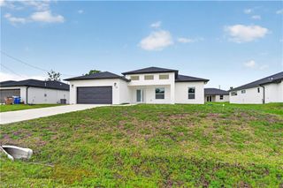 454 Mercedes CT, Lehigh Acres, FL 33972