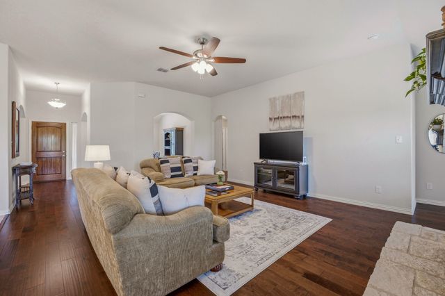 1021 Morningside Drive, Burleson, TX 76028