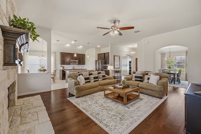 1021 Morningside Drive, Burleson, TX 76028