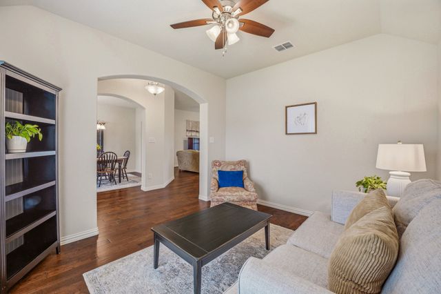 1021 Morningside Drive, Burleson, TX 76028