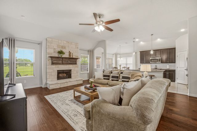 1021 Morningside Drive, Burleson, TX 76028