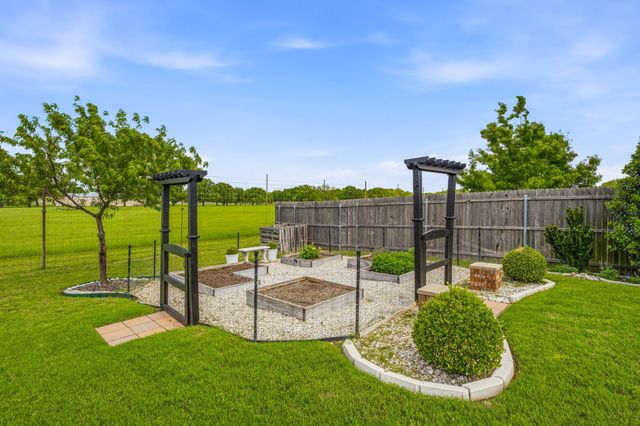 1021 Morningside Drive, Burleson, TX 76028