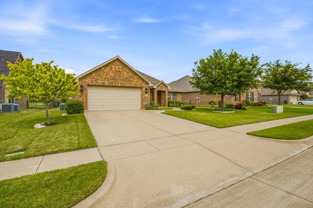 1021 Morningside Drive, Burleson, TX 76028
