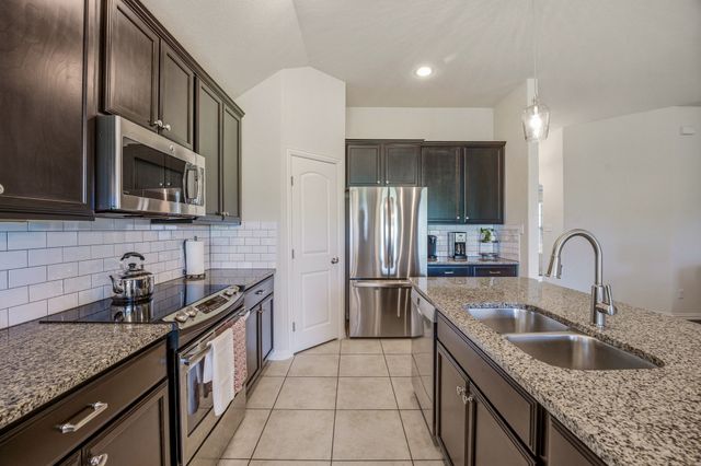 1021 Morningside Drive, Burleson, TX 76028