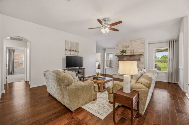 1021 Morningside Drive, Burleson, TX 76028