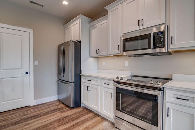 92 Mountain View Court, Branson West, MO 65737
