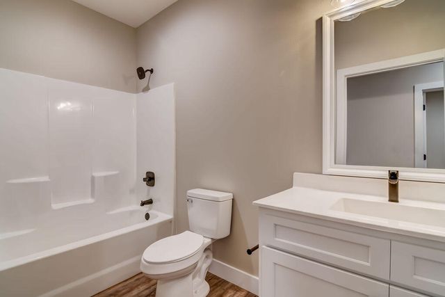 92 Mountain View Court, Branson West, MO 65737