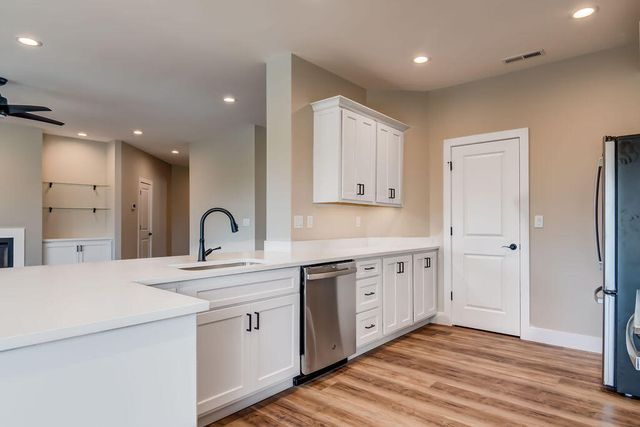 92 Mountain View Court, Branson West, MO 65737