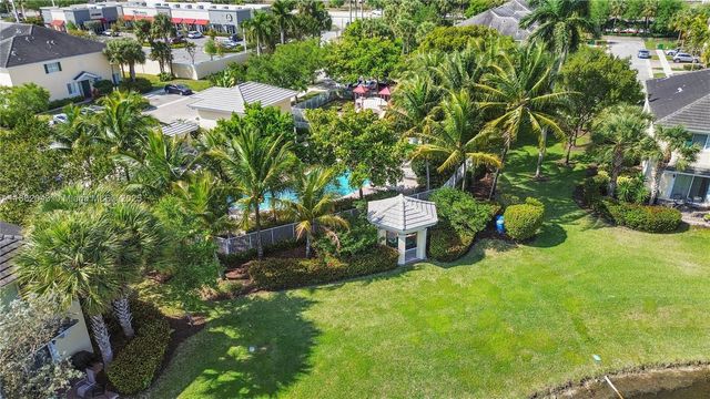 7702 Paddock Pl 7702, Davie, FL 33328