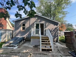 1960 MAPLE AVE, Croydon, PA 19021