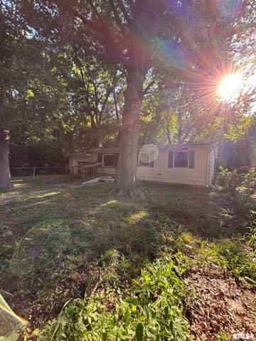 1511 S QUEENS Drive, Peoria, IL 61605
