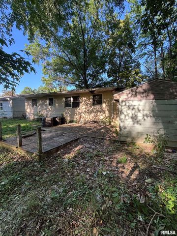 1511 S QUEENS Drive, Peoria, IL 61605