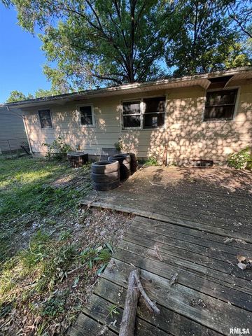 1511 S QUEENS Drive, Peoria, IL 61605