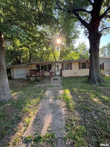 1511 S QUEENS Drive, Peoria, IL 61605